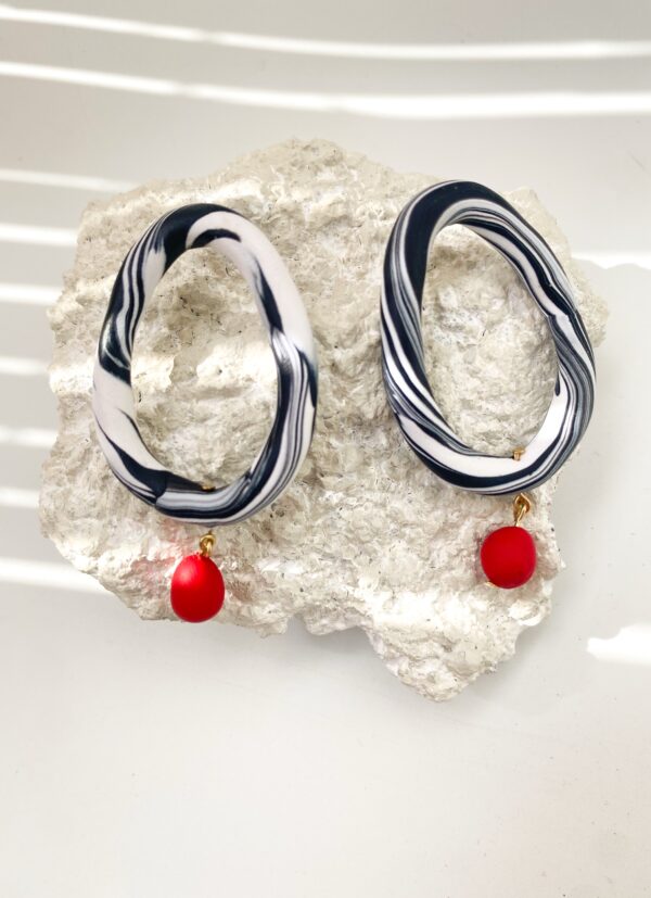 Black and White Artemisa